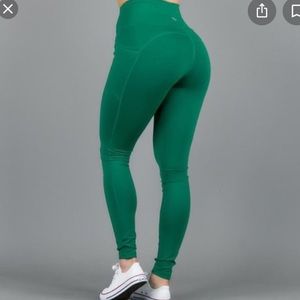 Buff bunny pocket leggings